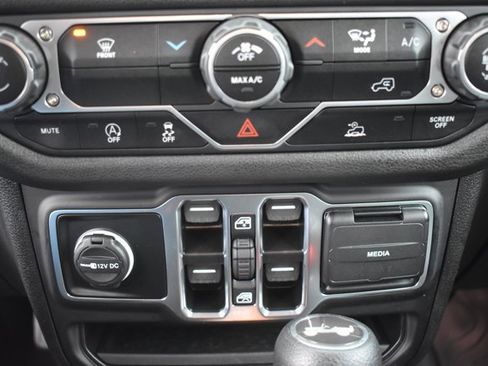 Used 2025 Jeep Wrangler Sport image 24