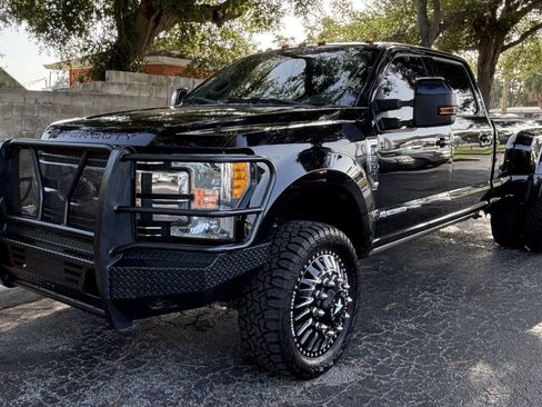 Used 2017 Ford F350 Lariat AWD/4WD image 2
