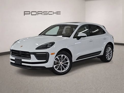 Certified 2023 Porsche Macan AWD/4WD image 1