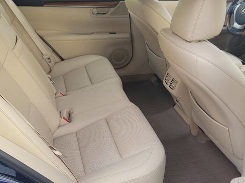 Used 2013 Lexus ES 300h image 22