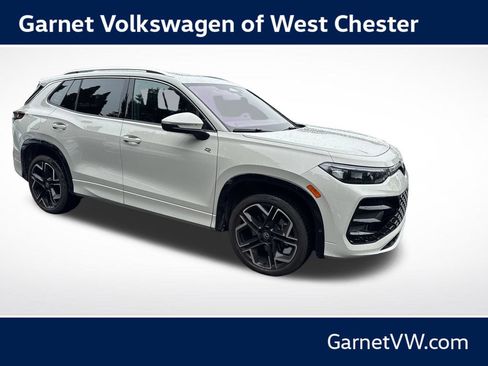 Used 2025 Volkswagen Tiguan SEL R-Line AWD/4WD image 7