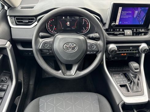 Used 2025 Toyota RAV4 XLE image 28