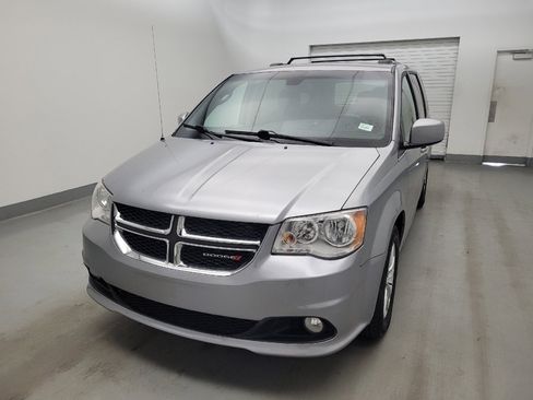 Used 2020 Dodge Grand Caravan SXT FWD image 15