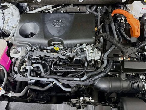 Certified 2023 Toyota Venza Nightshade image 34