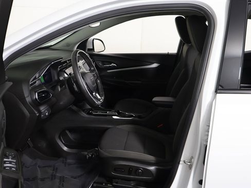 Used 2022 Chevrolet Bolt EUV LT w/ Comfort Package image 24