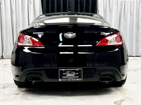 Used 2011 Hyundai Genesis 3.8 image 7