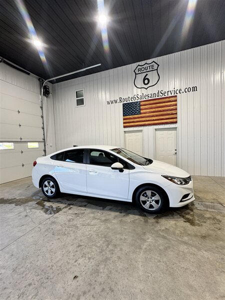 Used 2018 Chevrolet Cruze LS FWD image 2