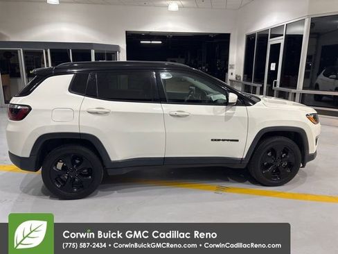 Used 2018 Jeep Compass Latitude image 9