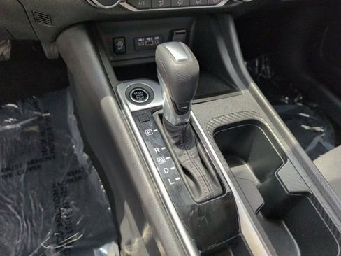 Used 2025 Nissan Sentra SV FWD image 19