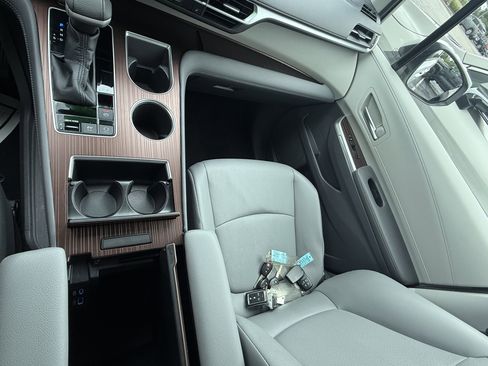 Certified 2023 Toyota Sienna XLE FWD image 16