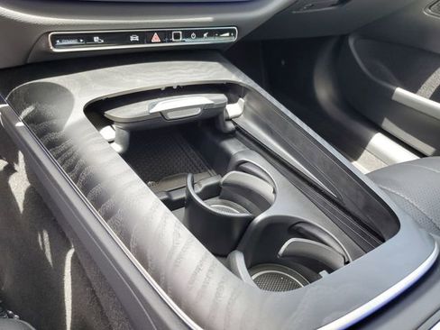 Used 2026 Mercedes-Benz E 350 Sedan w/ Winter Package image 22