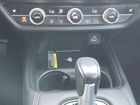 Certified 2024 Honda HR-V EX-L image 18