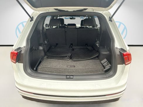 Certified 2021 Volkswagen Tiguan SE R-Line FWD image 26