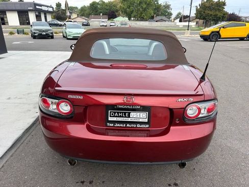 Used 2008 MAZDA MX-5 Miata Grand Touring w/ Premium Pkg RWD image 5