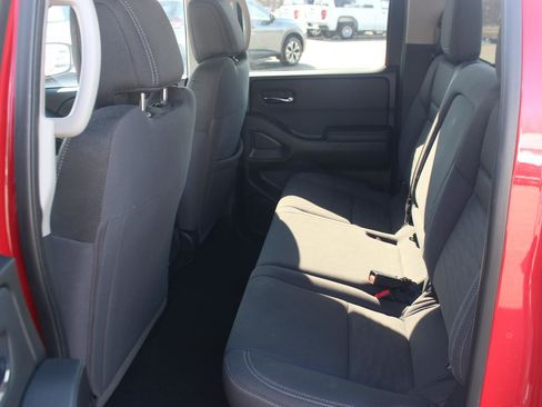 Used 2023 Nissan Frontier SV image 30