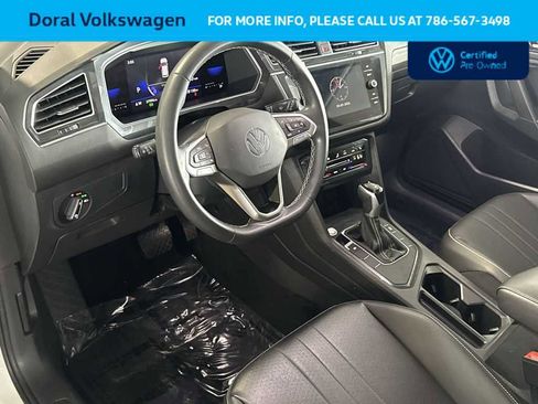 Certified 2022 Volkswagen Tiguan SE image 13