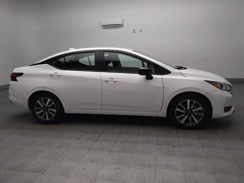 Used 2024 Nissan Versa SV FWD image 11