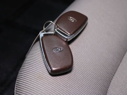 Used 2017 Hyundai Elantra ECO image 13