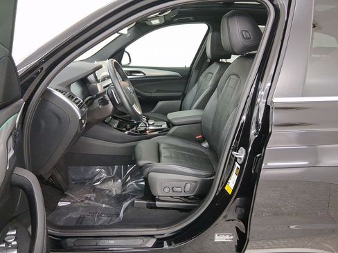 Used 2024 BMW X3 sDrive30i w/ Premium Package image 5