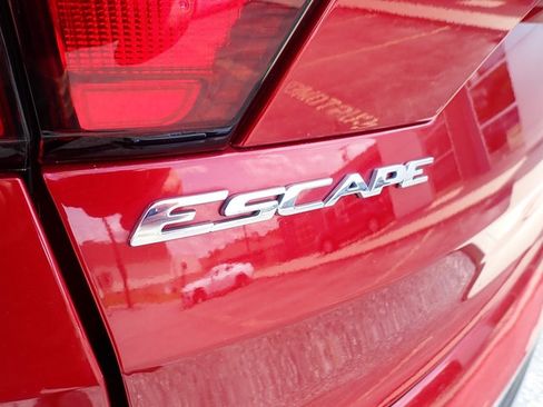 Used 2019 Ford Escape SEL FWD image 4