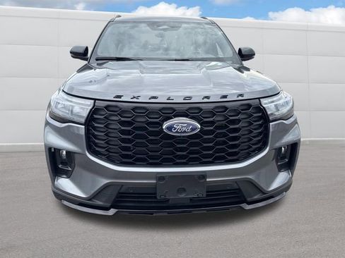 Used 2025 Ford Explorer ST-Line image 13