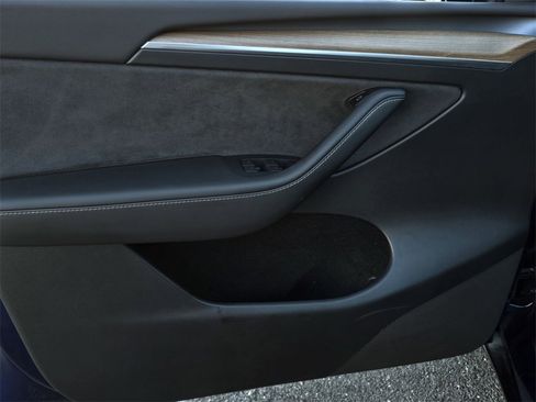 Used 2023 Tesla Model Y Long Range image 10