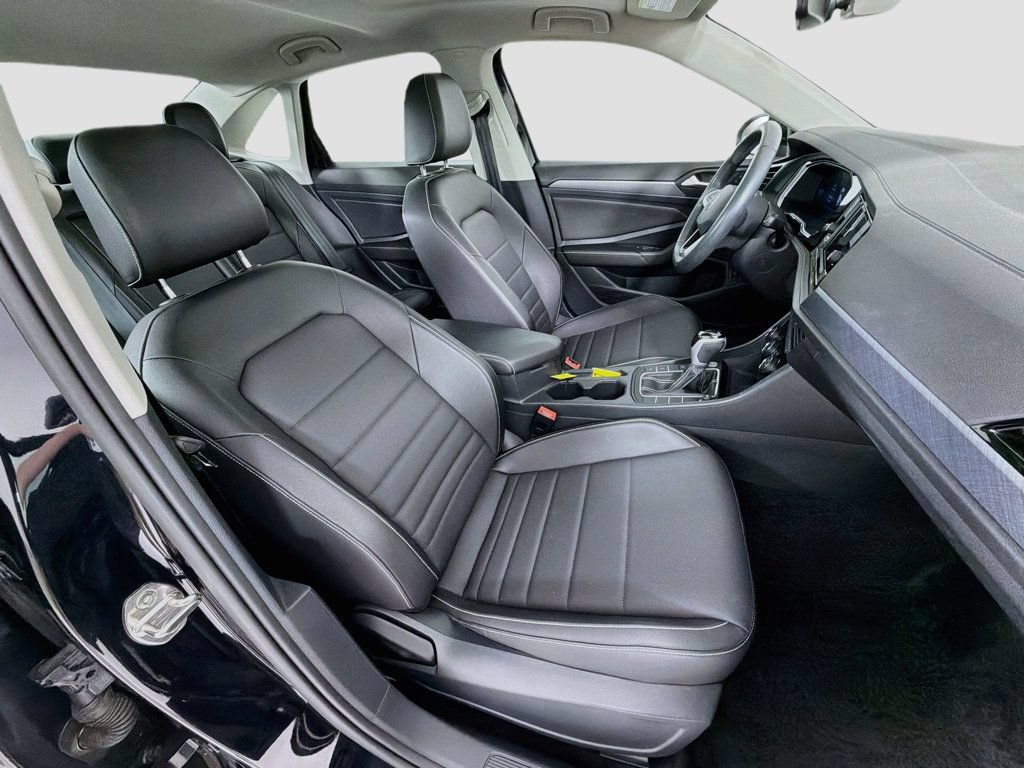 Used 2024 Volkswagen Jetta SE w/ Panoramic Sunroof Package FWD image 25
