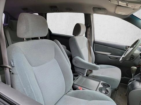 Used 2008 Toyota Sienna CE FWD image 12