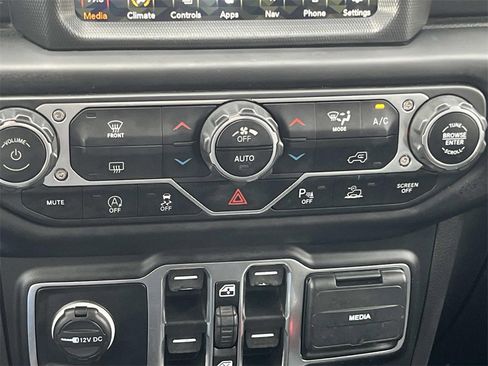 Used 2021 Jeep Gladiator Overland image 24