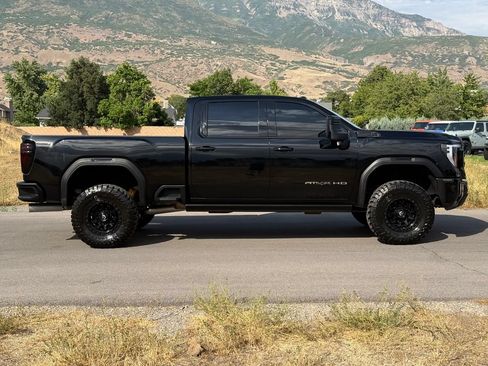 Used 2025 GMC Sierra 2500 AT4X AWD/4WD image 8