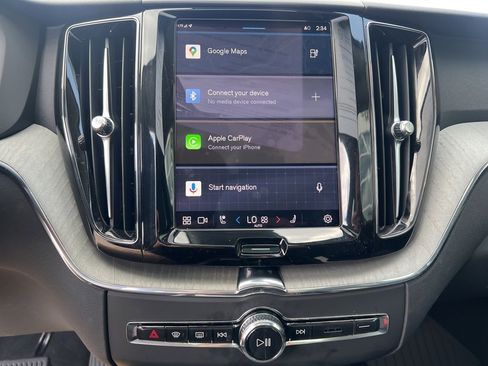 Certified 2025 Volvo XC60 T8 Plus w/ Protection Package Premier image 20