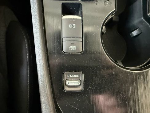 Used 2023 Nissan Rogue SV FWD image 28