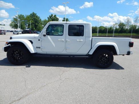 Used 2023 Jeep Gladiator Overland image 7