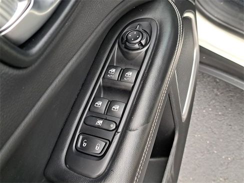 Used 2021 Jeep Compass 80th Special Edition image 21