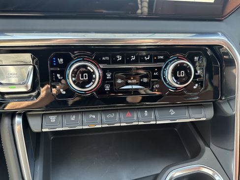 New 2026 GMC Sierra 2500 Denali Ultimate AWD/4WD image 17