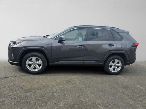 Used 2020 Toyota RAV4 XLE w/ Convenience Package AWD/4WD image 6