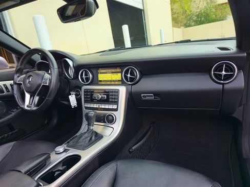 Used 2012 Mercedes-Benz SLK 350 image 24