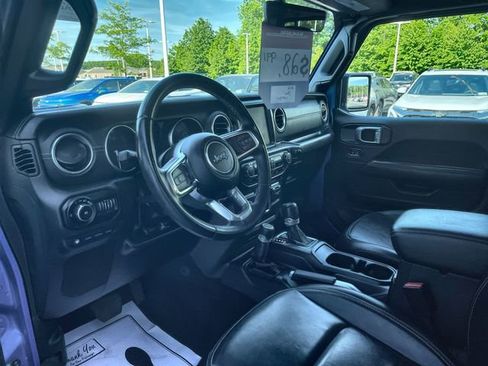 Used 2022 Jeep Wrangler Unlimited Sahara AWD/4WD image 10