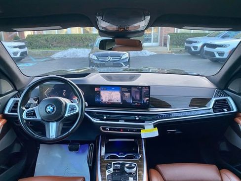 Used 2023 BMW X7 xDrive40i w/ Executive Package image 33