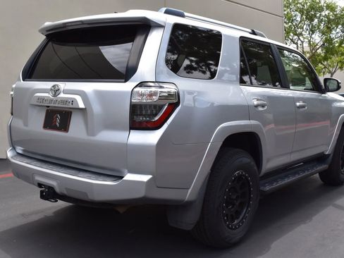 Used 2020 Toyota 4Runner SR5 Premium AWD/4WD image 4