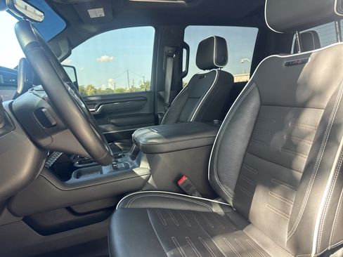 Used 2025 GMC Sierra 2500 AT4X AWD/4WD image 7