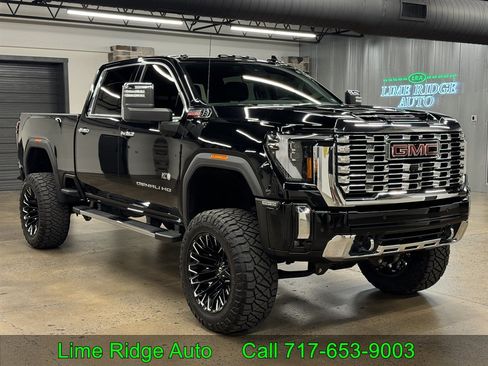 Used 2025 GMC Sierra 3500 Denali w/ Denali Reserve Package AWD/4WD image 1