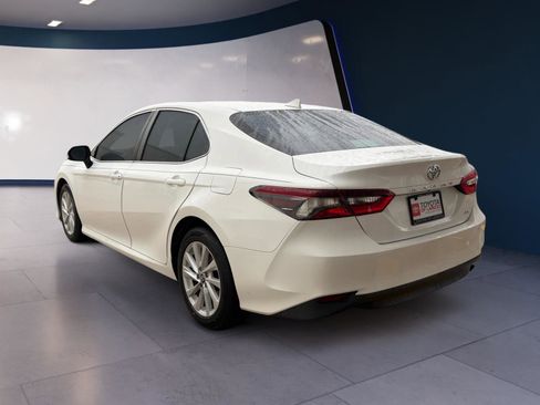 Used 2022 Toyota Camry LE image 3