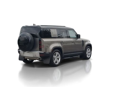 Used 2025 Land Rover Defender 110 S AWD/4WD image 8