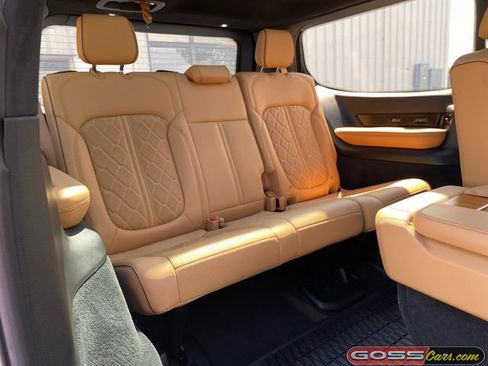 Certified 2022 Jeep Grand Wagoneer Series III w/ Rear Seat Video Group 1 AWD/4WD image 9
