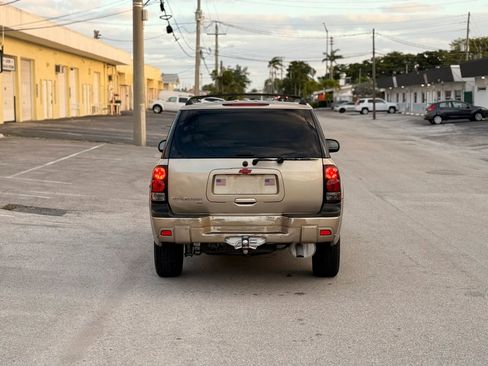 Used 2005 Chevrolet TrailBlazer LS w/ LS Preferred Equipment Group RWD image 6