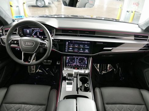 Used 2022 Audi S8 image 25