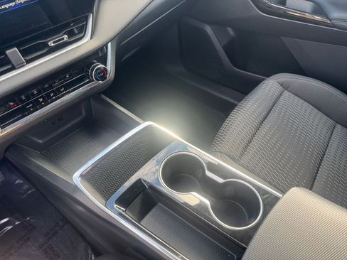 Used 2025 Chevrolet Equinox LT image 35