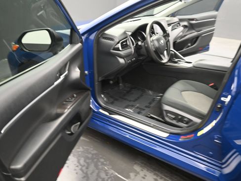 Used 2023 Toyota Camry LE FWD image 17