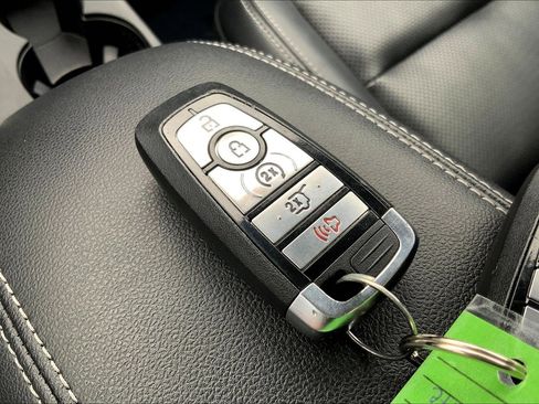 Used 2022 Ford Escape SEL image 13